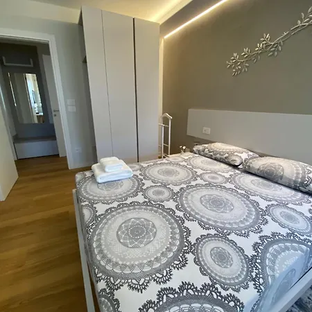 Hz+ Costantini 포르데노네