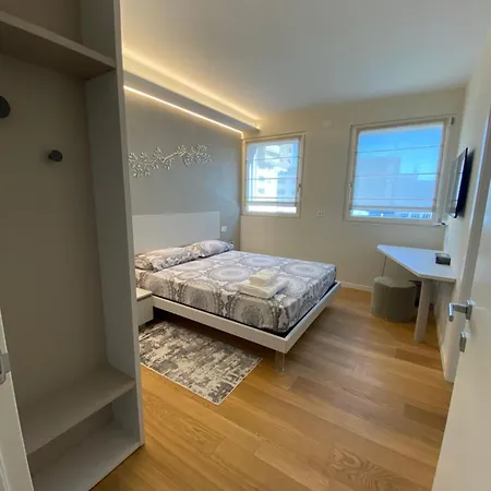 Hz+ Costantini 포르데노네