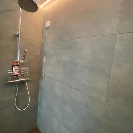 Hz+ Costantini 아파트 포르데노네