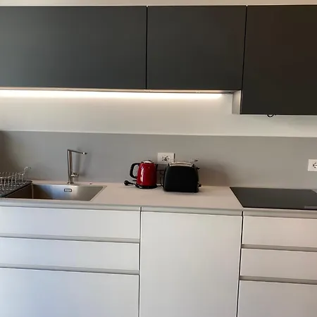 Hz+ Costantini Apartment *